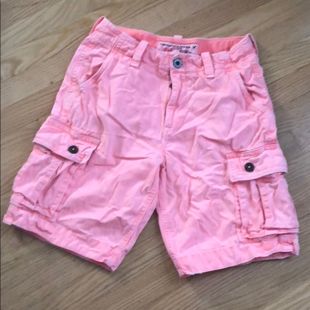 Men’s American Eagle pink cargo shorts